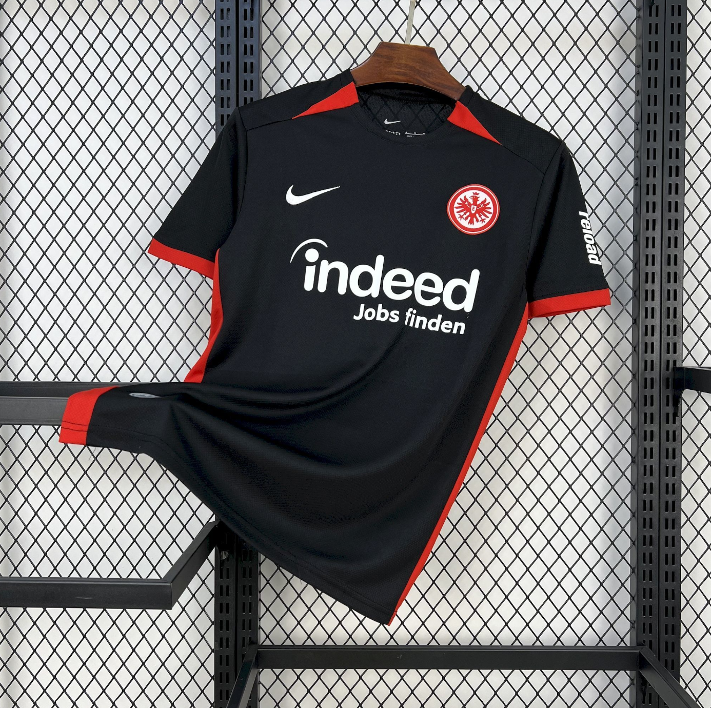 Eintracht Frankfurt 2024/2025 Exterieur